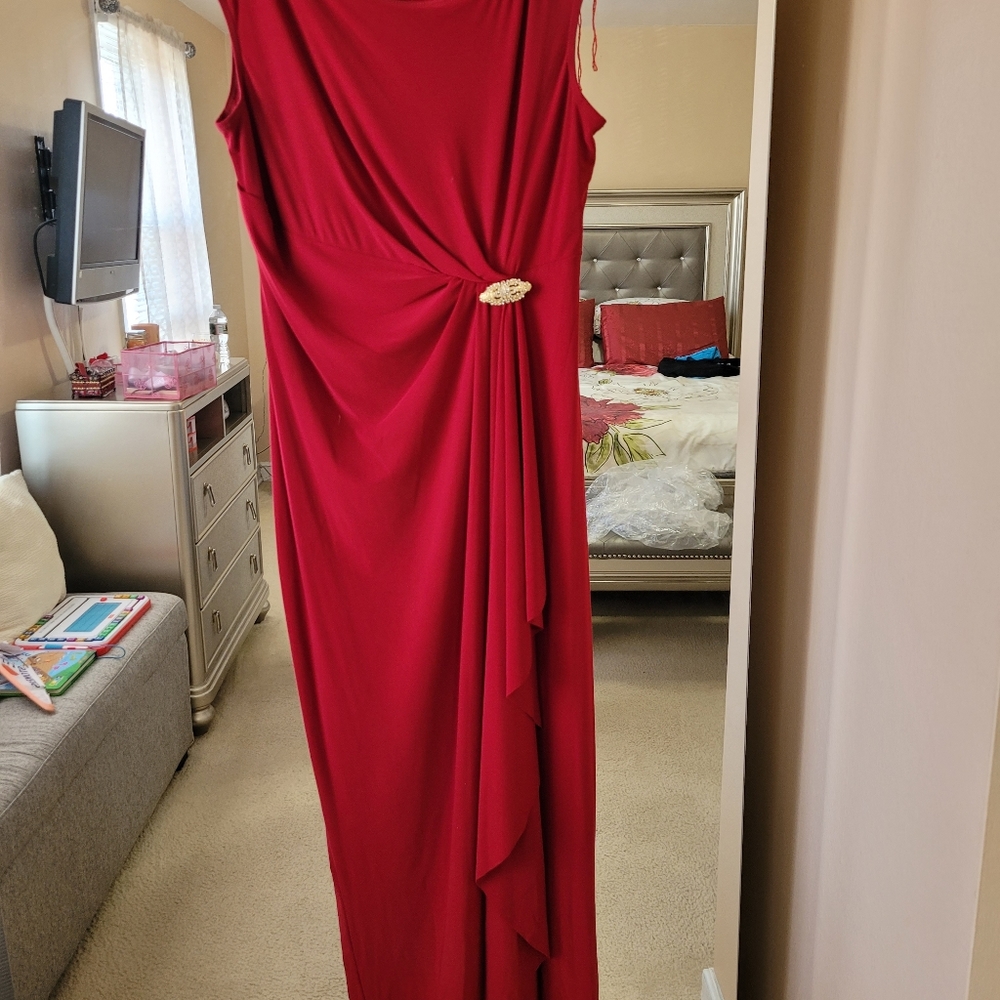 Dress - Picture 2 of 5